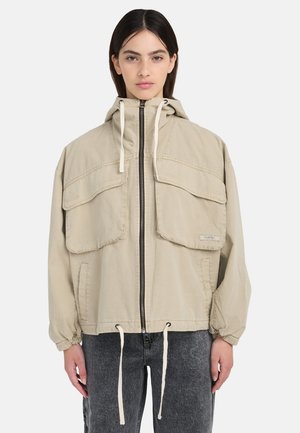 - Parka