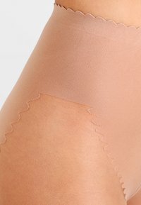 DIM COLLANT BODY TOUCH VENTRE PLAT - Rajstopy