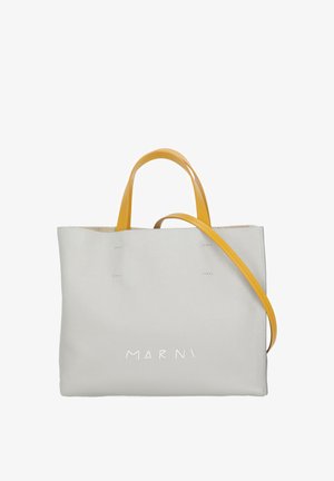 Borsa tote in pelle grigia con manici gialli e tracolla, con logo "Marni" bianco sul davanti.