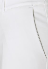 Tiger of Sweden Kalhoty - white