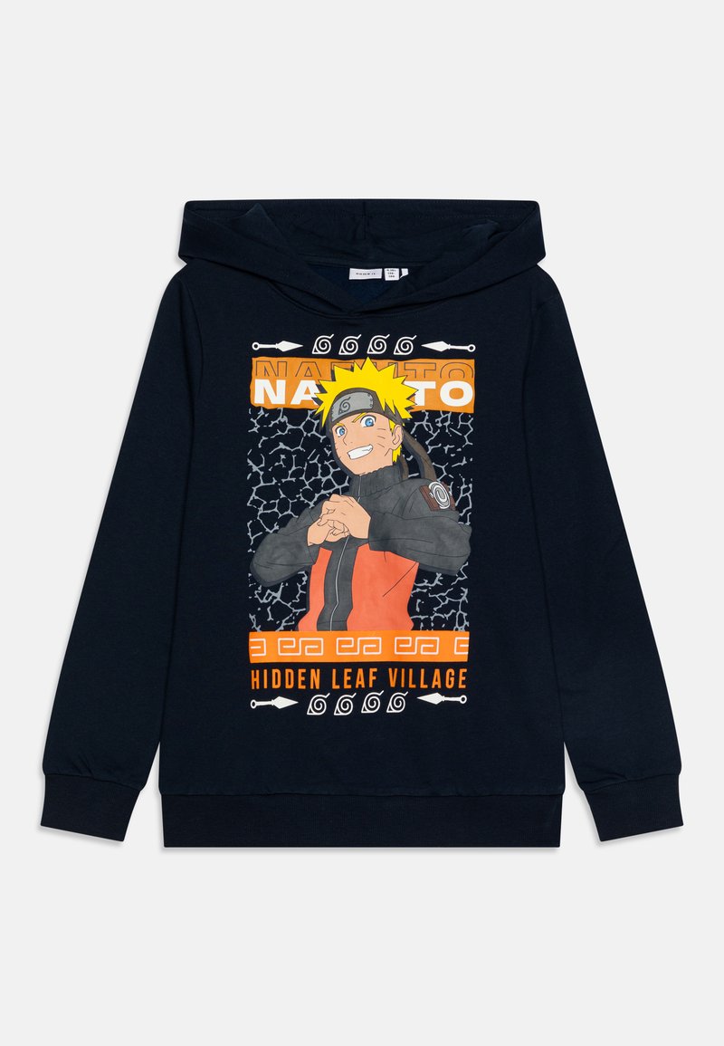 Felpa navy con un design grafico di un personaggio con capelli gialli che indossa una giacca arancione e un cerchietto. Il testo include "Villaggio della Foglia Nascosta."