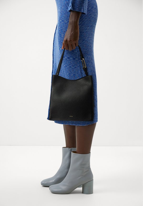 NUVOLA S BUCKET BAG - Handtasche - nero