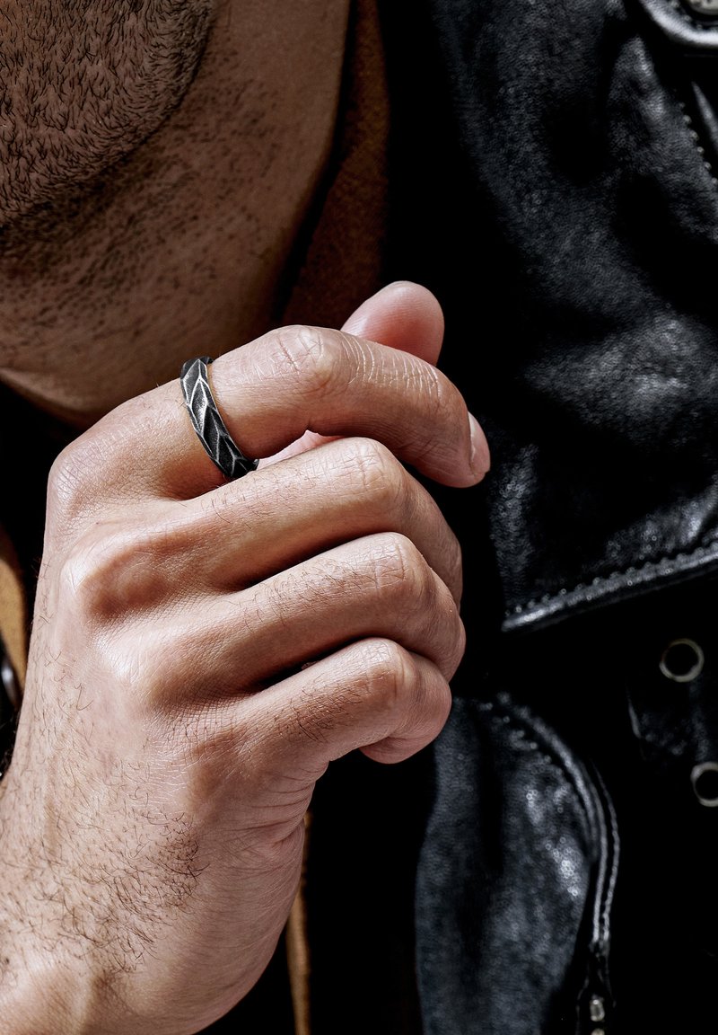 LUCLEON Ringe - black gray