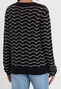 Even&Odd Sweter