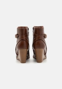 Anna Field Bottines à talons hauts - cognac