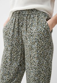 s.Oliver Pantalon classique - olivgrün