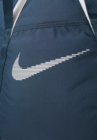 Nike Performance GYM TOTE - Sporttas - armory navy/metallic silver metallic silver
