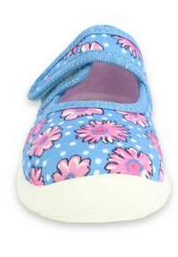 Blauer Stoffschuh mit pinkem Blumenmuster und weißen Pünktchen. Verfügt über einen Klettverschluss und eine weiße Gummisohle. Abgerundetes Fußdesign.