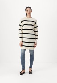 Noisy May NMMAYSA NECK DRESS - Φόρεμα-πουλόβερ - eggnog