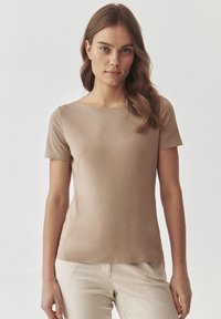TATUUM MIKAJA - T-shirts basic - beige