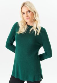 Unselected, dark green