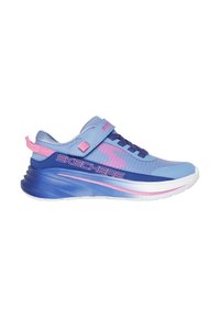 Sneakers Skechers in blu e rosa. Presentano una tomaia in mesh, una striscia regolabile, una suola spessa e imbottita, e il logo sul lato.