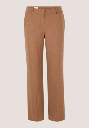 Bruine op maat gemaakte broek met een recht pijpdesign, voorzien van een platte voorkant, riemlussen en een gladde textuur.
