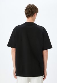 Koton - T-shirt basic