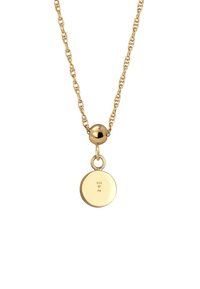 Guldbelagt halskæde med en struktureret kæde, der har en rund vedhæng præget med mærker, herunder "925" og "Ag."