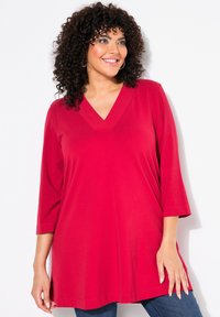 Ulla Popken V-AUSSCHNITT 3/4-ARM - Langarmshirt - ruby red