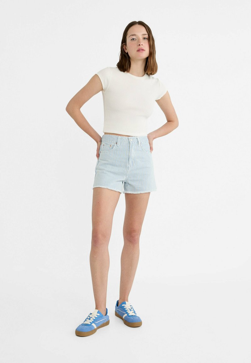 Stradivarius Shorts blauwgrijs Stradivarius Shorts blauwgrijs