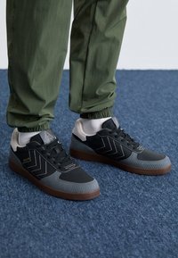 Επιλέχθηκε, anthracite