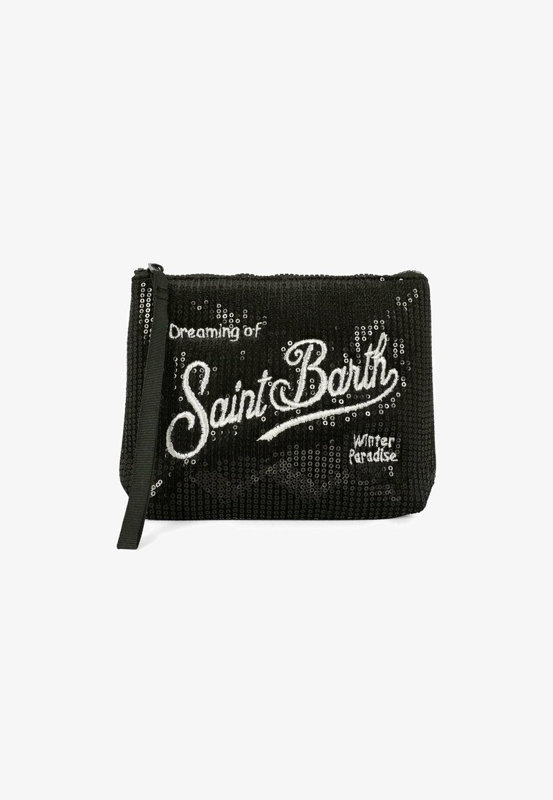 Pochette nera con paillettes che presenta le scritte "Sognando Saint Barth" e "Paradiso Invernale" ricamate in bianco. Chiusura con zip e polsino in tessuto.