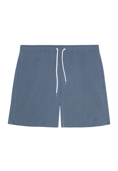 Shorts de bain pour hommes dans une couleur bleu douce. Fabriqués en tissu léger, dotés d'une taille élastique avec cordons blancs et de poches latérales.