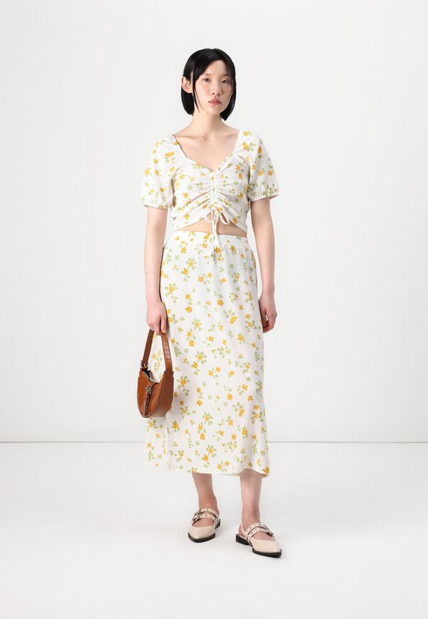 PCTEA - Blouse - cloud dancer2