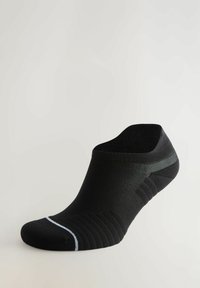 Calcetín deportivo negro con un diseño de corte bajo, tejido texturizado y una raya azul claro en la puntera.