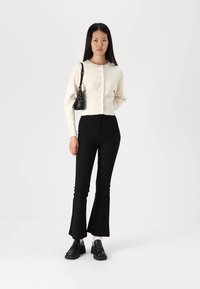 Gina Tricot CARDIGAN - Cardigan - gardenia