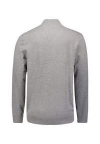 Grauer Langarmpullover mit einer flachen Strickstruktur, klassischem Kragen sowie gerippten Bündchen und Saum. Keine sichtbare Markenkennzeichnung oder zusätzliche Details.