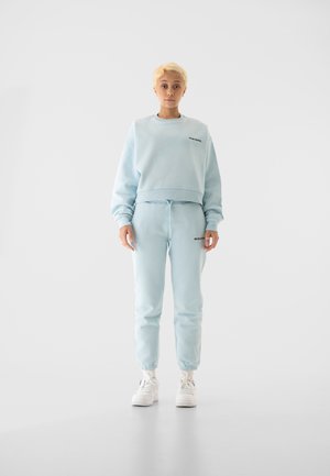 ESSENTIAL CROPPED  - Felpa - babyblue