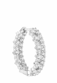 Hängohrringar i silverfärgad metall med en rad klara runda kristaller och en texturerad design längs kanten. Övergripande oval form.