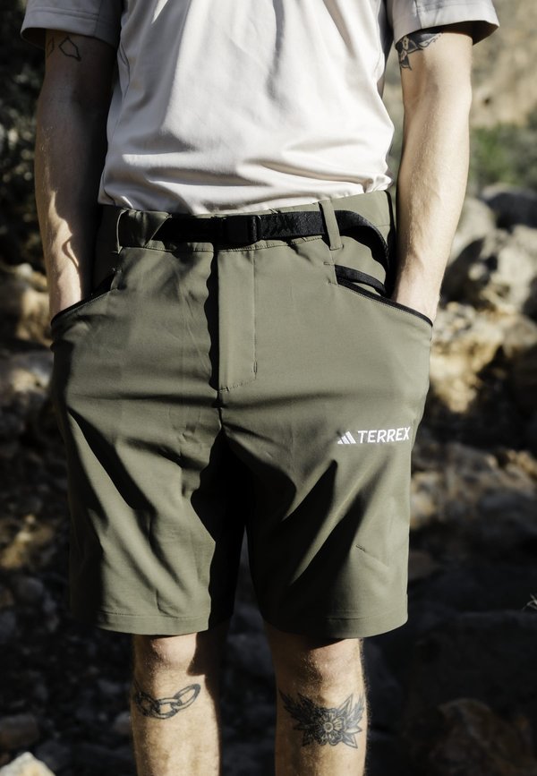 XPERIOR MID - Outdoor shorts - olive strata