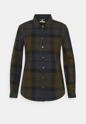 Chemise boutonnée à carreaux vert foncé et bleu marine. Comprend un col classique, des manches longues et un ourlet arrondi. Fabriquée en tissu lisse.