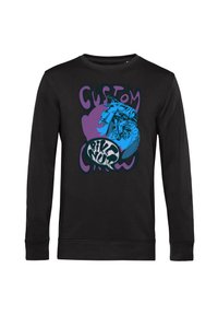 Svart sweatshirt med långa ärmar och rund halsringning. Den har en färgglad grafisk design av en motorcykel med texten "Custom Bike" i blått och lila.