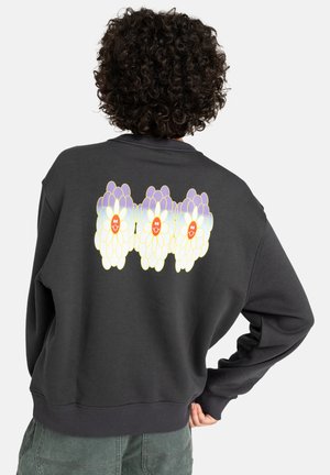 - Bluza