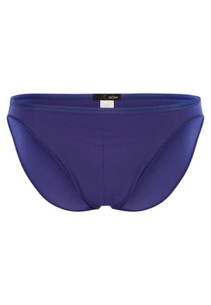 Lila Schwimmbrieft mit elastischem, glattem Stoff. Verfügt über ein niedrig geschnittenes Design mit minimaler Abdeckung und einem kontrastierenden Bund.