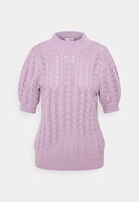 Pull en tricot lilas à manches courtes avec un col montant, présentant un motif en dentelle texturée et des bords côtelés aux poignets et à l'ourlet.