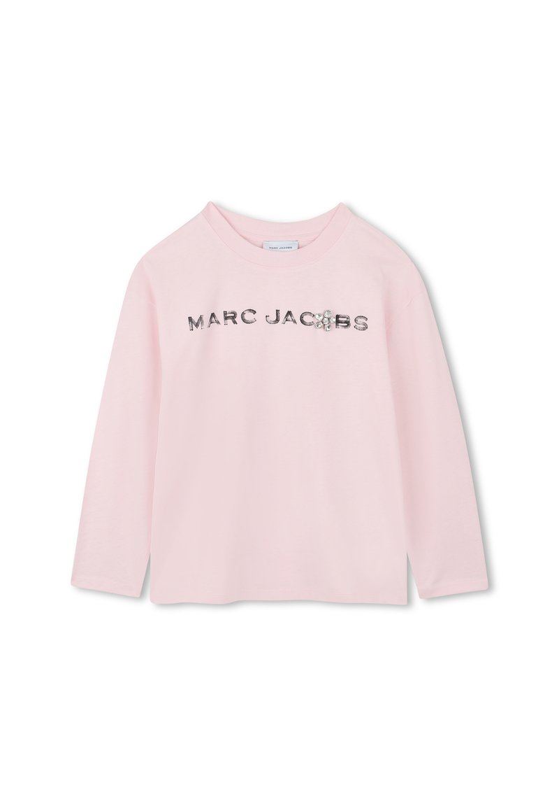 Soft pink long-sleeve shirt with "MARC JACOBS" in silver lettering and a jewel accent. Made from cotton with a relaxed fit.