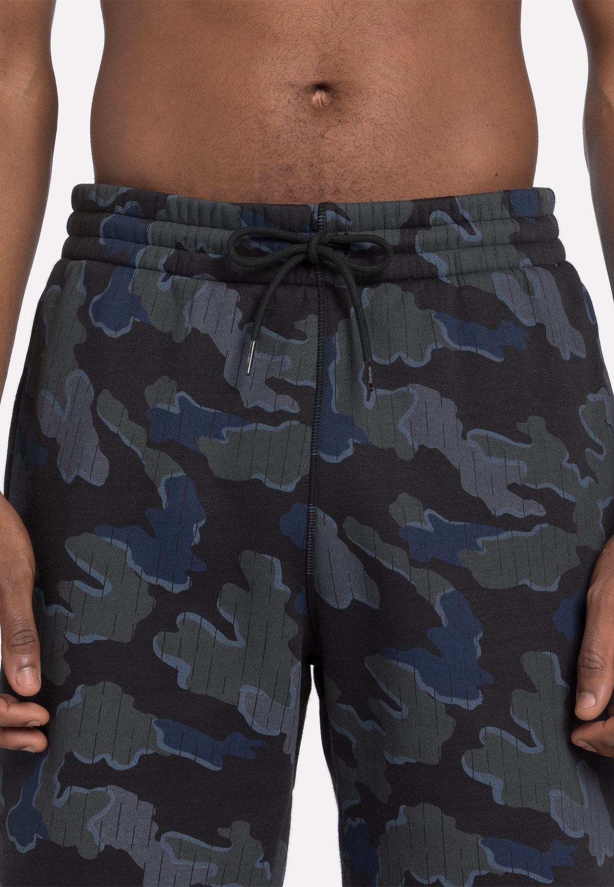 IDENTITY MOTION CAMO