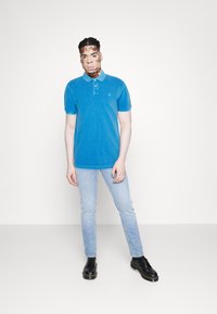Marc O'Polo SHORT SLEEVE SLITS AT HEM - Pikeepaita - blue