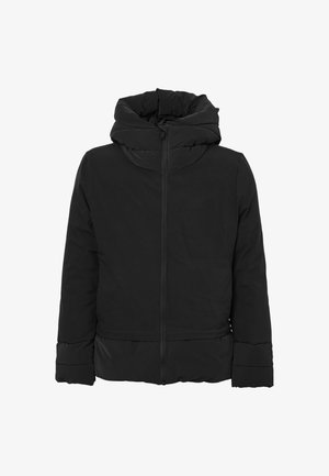 Giacca a vento nera con cappuccio alto imbottito, chiusura con cerniera frontale e polsini a costine. Tessuto liscio e lucido senza pattern o dettagli visibili.