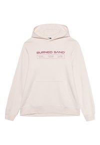 Sudadera beige con un bolsillo canguro frontal, capucha con cordones y texto rojo que dice "BURNED SAND" con detalles debajo. Tela suave.