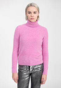 INFLUENCER FLUFFY TURTLENECK PULL - Maglione - pink