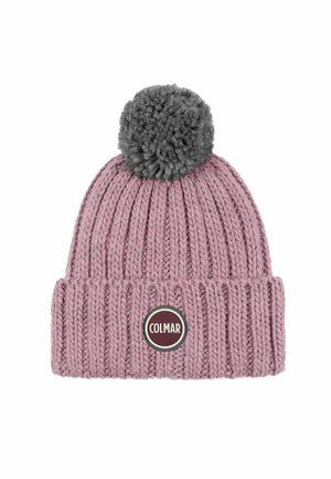Gebreide roze muts met een omgeslagen rand, voorzien van een grijze pompon bovenop en een ronde Colmar-logo aan de voorkant.