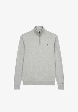 Suéter de color gris claro con cuello con cremallera, puños y dobladillo acanalados, y un pequeño logo en navy en el pecho. Textura de punto suave.