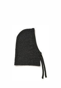 Căciulă de iarnă din lână gri închis, cu o formă rotundă, cu legături laterale pentru o fixare sigură și o textură riblată pe marginea de jos.