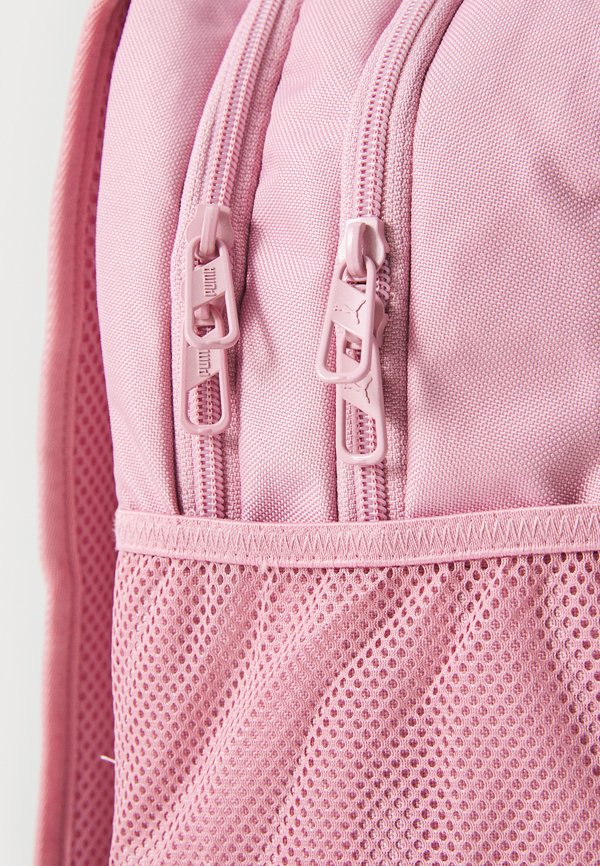 BUZZ SMALL BACKPACK UNISEX – Tagesrucksack