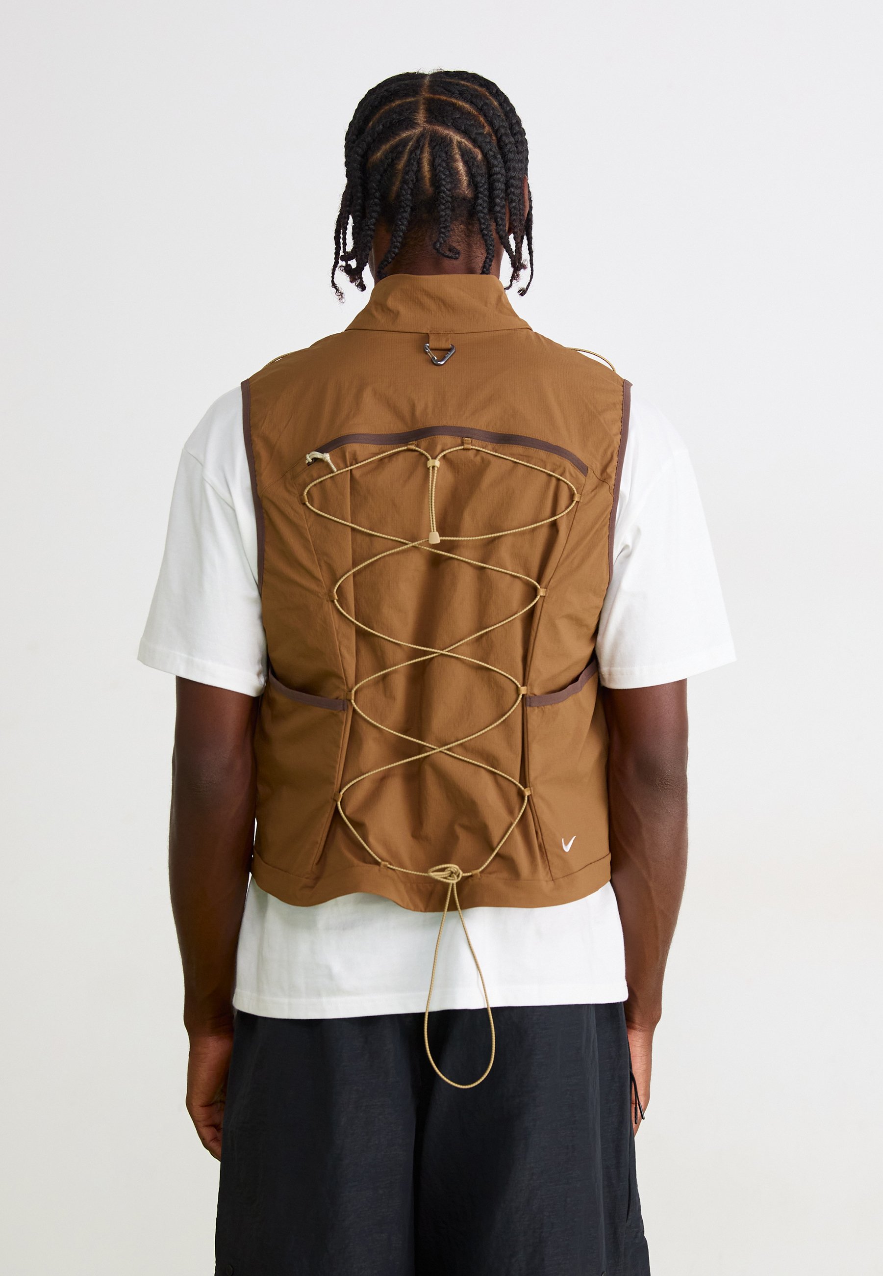 Nike ACG DEATH BLOOM VEST - Waistcoat - mosswood brown/baroque