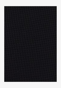 Sélectionné, black