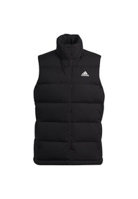 Zwarte puffer vest met een hoge kraag, voorzien van een geborgde ontwerp en een wit Adidas-logo aan de linkerzijde. Zacht, geïsoleerd materiaal.