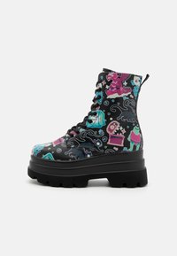 Koi Footwear LOTTA MONSTERS TRIDENT PLATFORM BOOTS - Botines con plataforma - black